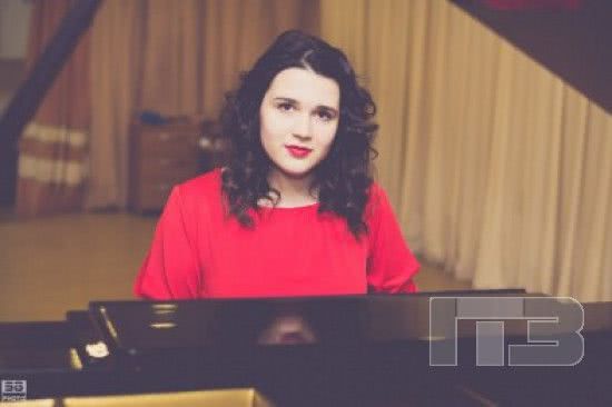 Черноморская пианистка получила стипендию президента