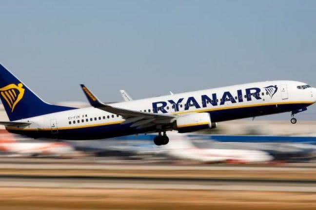 Лоукостер Ryanair приостановил все перелеты из Одессы