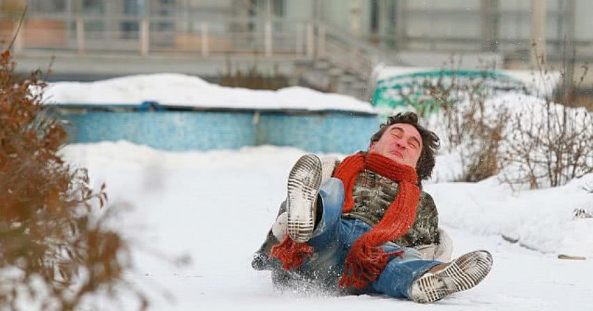 Зі снігом прийшли травми від падіння: понад 100 людей потребували допомоги в Одесі та Києві