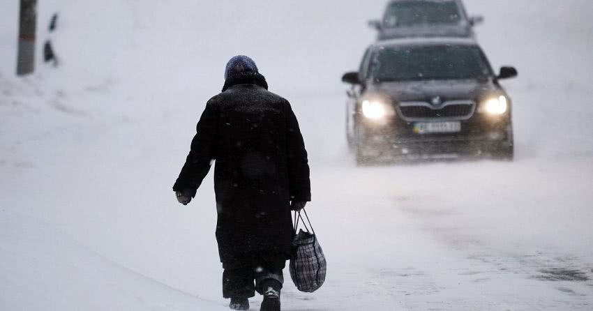 В Одеській області через снігопад закрили дві траси