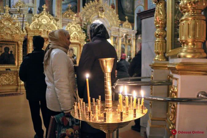 В Одессе православные христиане празднуют Рождество (фоторепортаж)