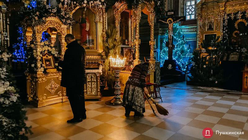 С соблюдением дистанции: как Одесса празднует Рождество. Фото