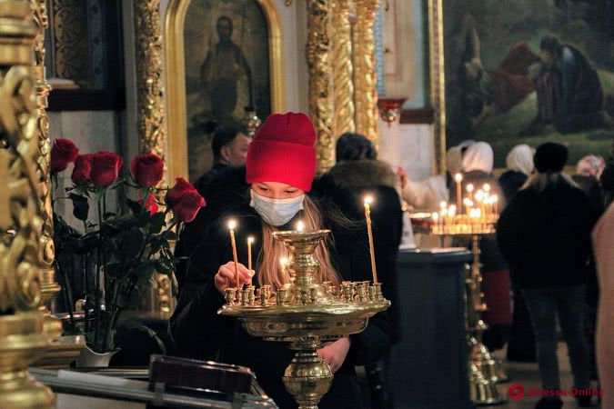 В Одессе православные христиане празднуют Рождество (фоторепортаж)