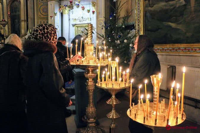 В Одессе православные христиане празднуют Рождество (фоторепортаж)
