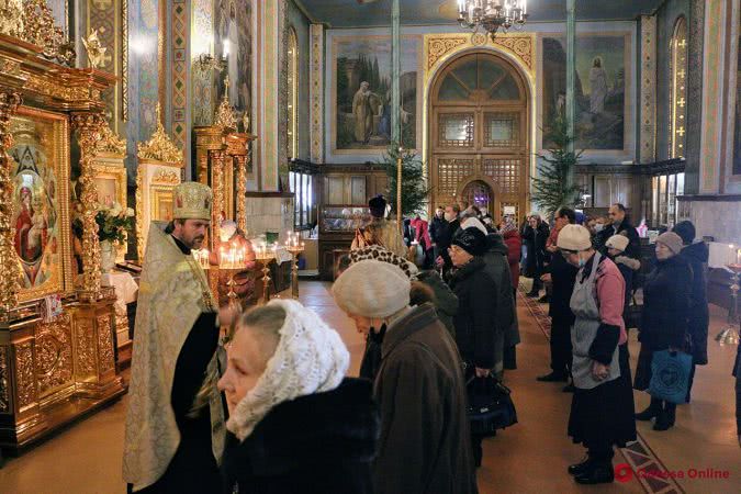 В Одессе православные христиане празднуют Рождество (фоторепортаж)