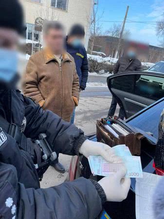 Голова селищної ради під Одесою погорів на хабарі (фото)