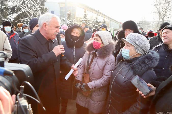 Мэр Черноморска на волне тарифного протеста хочет «протянуть» непопулярные решения?