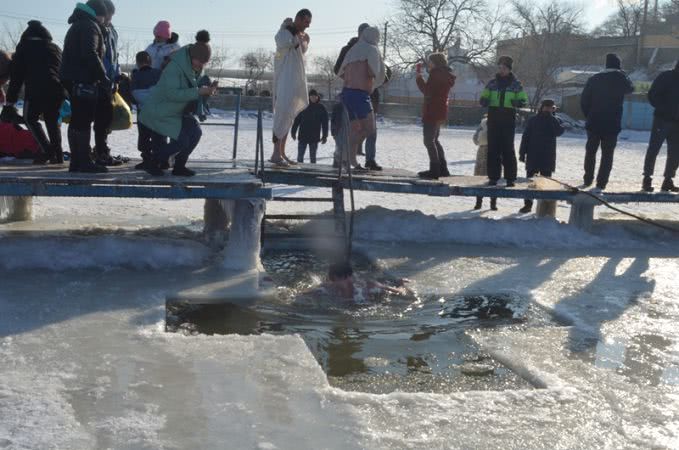 Аккерманцы окунулись на Крещение в воды Днестровского лимана (фоторепортаж)