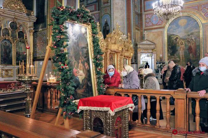 В Одессе православные христиане празднуют Рождество (фоторепортаж)