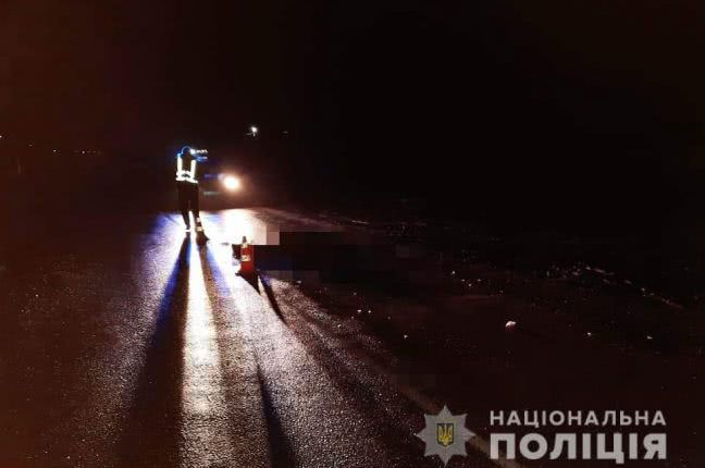 В Одесской области под колесами автомобиля погиб мужчина — водитель скрылся с места ДТП