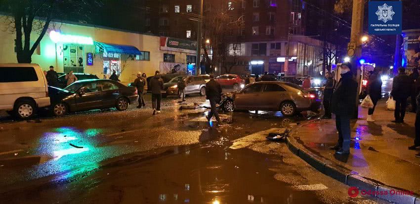 В Одессе в результате дрифта загорелся автомобиль: есть погибшие (видео)