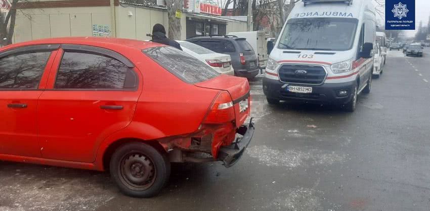 На Таирова автомобиль сбил пенсионера