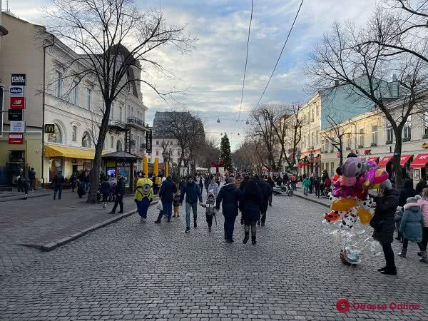 В центре Одессы продолжается празднование Нового года