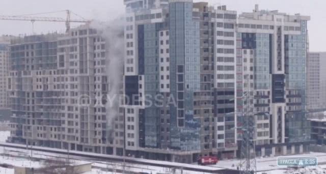 В Одесской области горел недостроенный многоквартирный дом