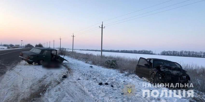 Один из водителей погиб в результате столкновения легковушек в Лиманском районе (фото)