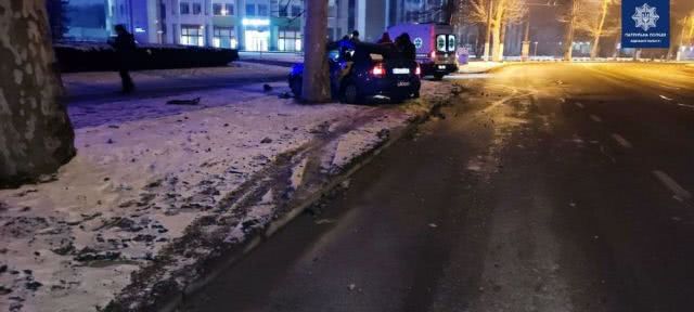 В ночном ДТП на проспекте Шевченко пострадали 2 человека
