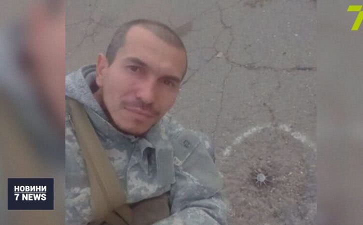 Родные зарезанного ночью одессита просят помочь в поиске подозреваемого в убийстве