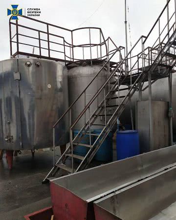 В Одесской области разоблачили цех по производству контрафактного алкоголя
