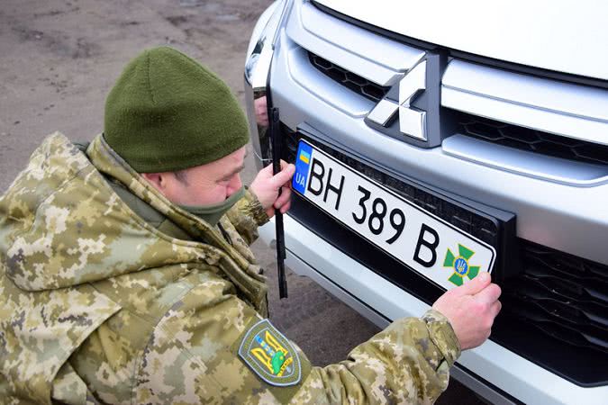 Служебные автомобили Измаильского погранотряда переводят на новые номерные знаки (фото)