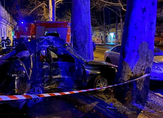 В Одесі на Молдаванці сталась смертельна ДТП, знадобилася допомога рятувальників