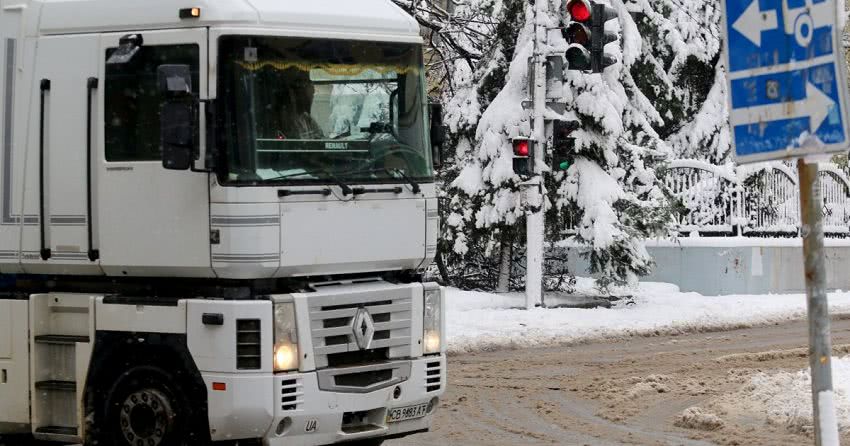 «Укравтодор» обмежив рух транспорту в Одеській області