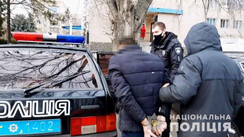 В Одесской области мужчина совершил разбойное нападение на инвалида