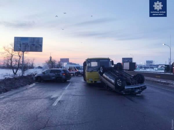 На выезде из Одессы произошло масштабное ДТП