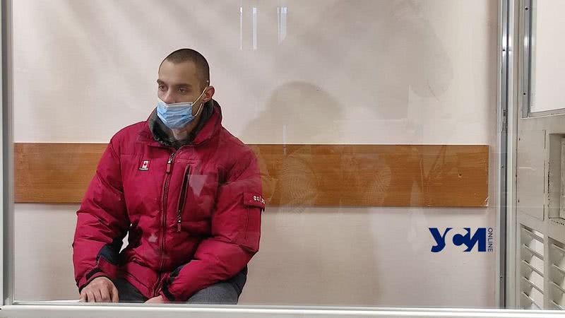 Убийцу, гулявшего по Одессе с отрубленной головой отца, отправили на 2 месяца СИЗО