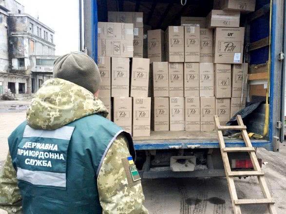На трассе Одесса – Киев задержали крупную партию контрабандных сигарет