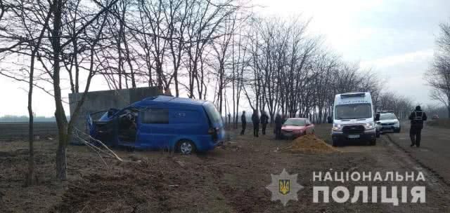 Смертельное ДТП под Одессой: Hyundai врезался в бетонную стену (ВИДЕО)