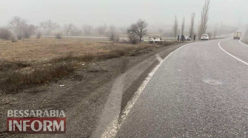 Не доехали на курорт: на трассе Одесса-Рени из-за беспечности водителя перевернулся Mercedes c детьми в салоне