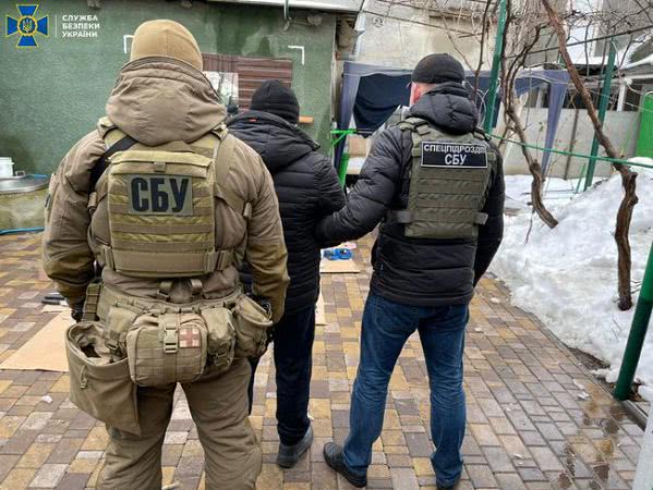 Вооруженная банда наркоторговцев, наладивших масштабное производство амфетамина, задержана на Одесчине, - СБУ 02