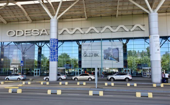 На парковках аэропорта Одесса вводят новые условия бесплатной высадки и посадки пассажиров
