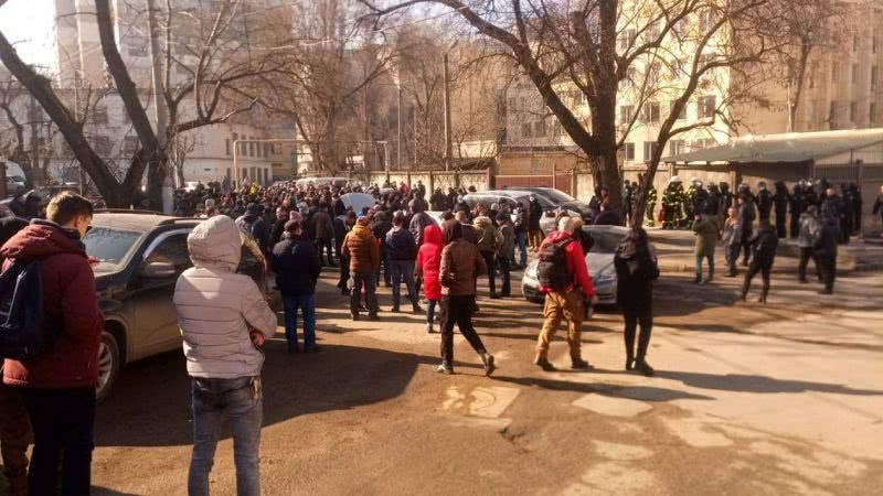 Вирок Стерненку: під судом активісти влаштували акцію протесту