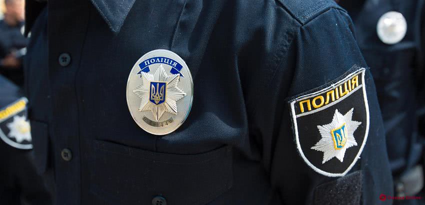 В Одессе пьяный водитель пытался дать патрульным тысячу долларов взятки