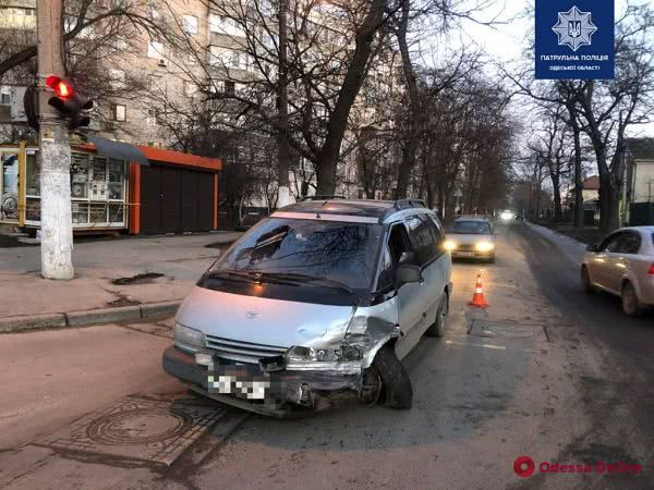 На Люстдорфской дороге пьяный водитель устроил ДТП — пострадала 10-летняя девочка