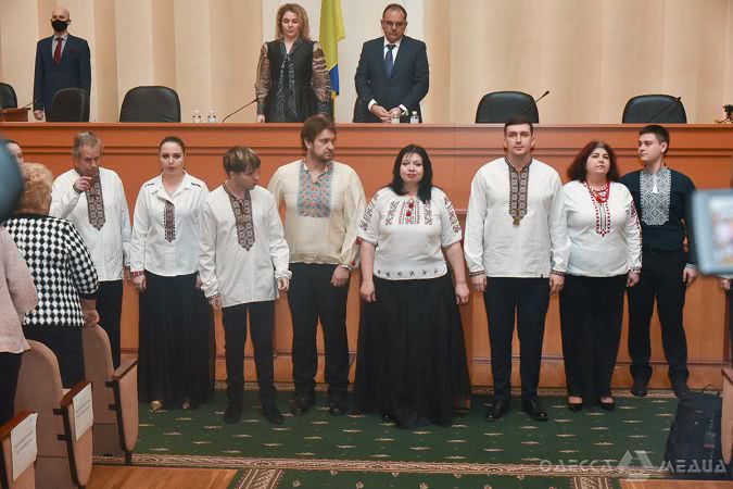 Сессия Одесского райсовета стартовала с исполнения государственного гимна