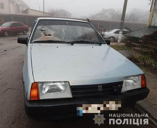 В Хлебодарском женщина разбила кирпичом пять соседских автомобилей и свой собственный