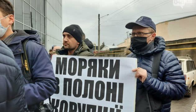 Депутаты Областного совета поддержали требования одесских моряков