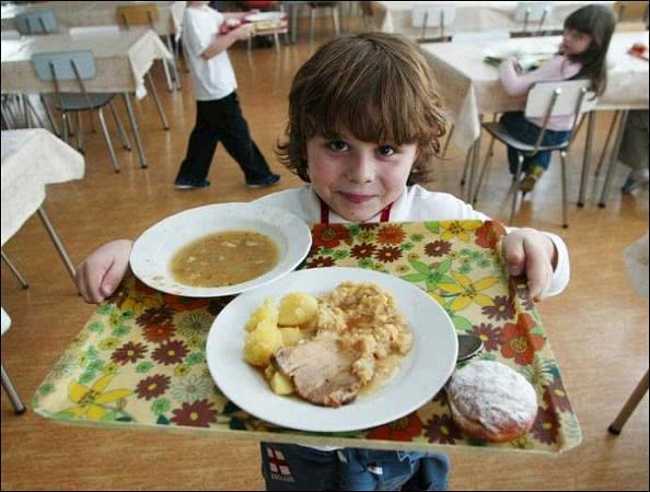 Родители одесских школьников смогут получать фотоотчеты о питании своих детей
