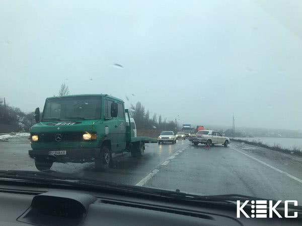 На Объездной дороге столкнулись три автомобиля (фото)