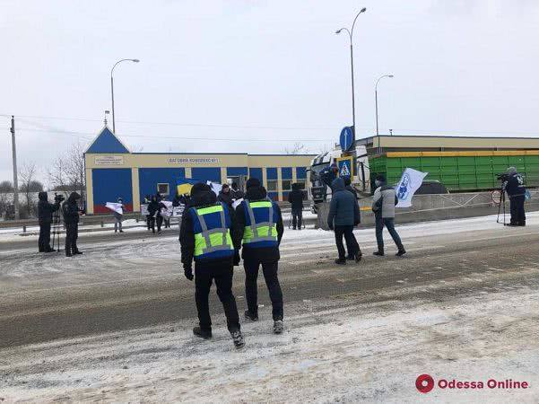 Моряки снова перекрыли трассу Одесса — Киев (фото, видео)