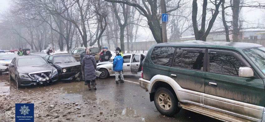 Масштабна ДТП — шість машин зіткнулися в Малиновському районі Одеси