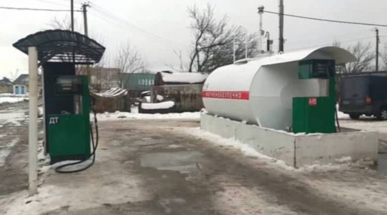 Оператора зв’язали скотчем: на Одещині озброєна банда напала за АЗС (Фото, Відео)