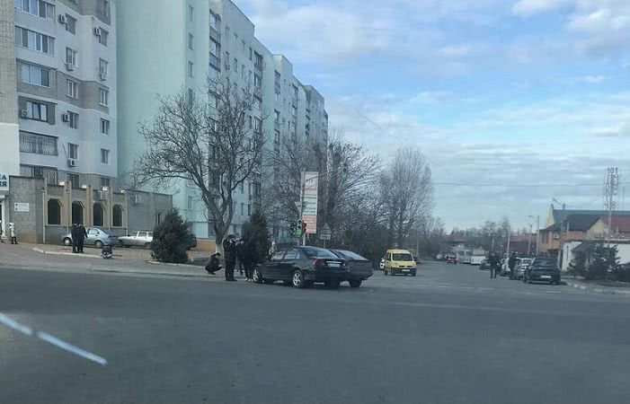 В Черноморске столкнулись два автомобиля