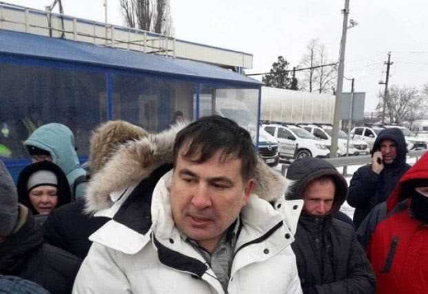 В Одессе протестующие моряки с участием Саакашвили перекрыли трассу (видео)