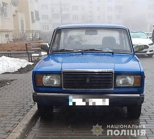 В Хлебодарском женщина разбила кирпичом пять соседских автомобилей и свой собственный