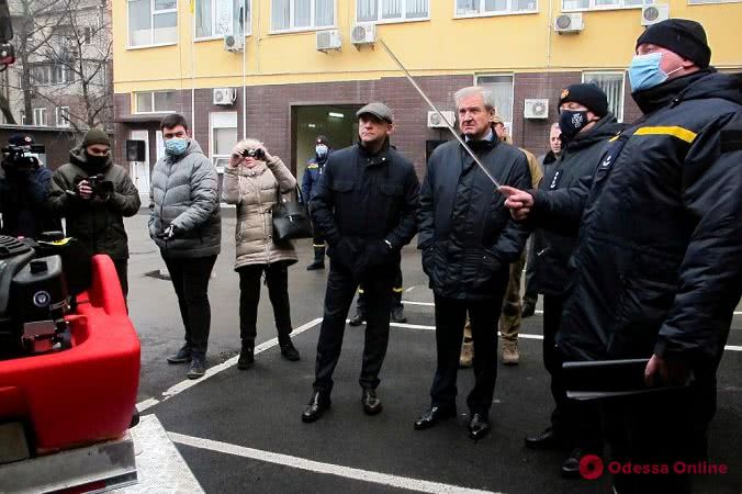 Мэр и губернатор передали одесским спасателям новую технику (фото)
