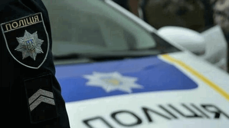 В Одесі поліційний автомобіль переїхав жінку на тротуарі