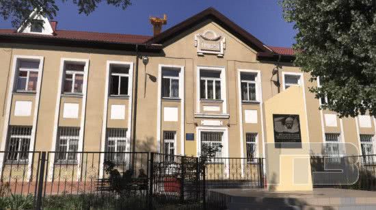 Все школы Черноморска работают в штатном режиме, кроме гимназии
